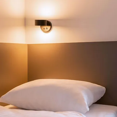 Frankfurt-airport 3*