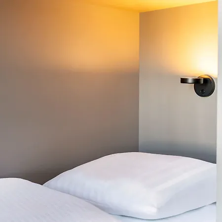 Frankfurt-airport 3*