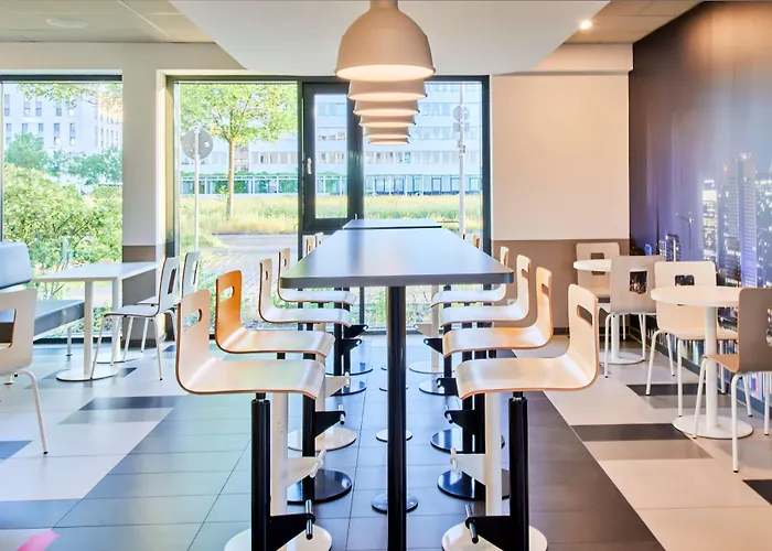 Frankfurt-airport מלון 3*