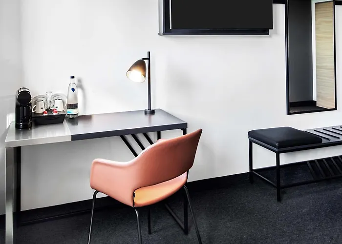 Frankfurt-airport 3*