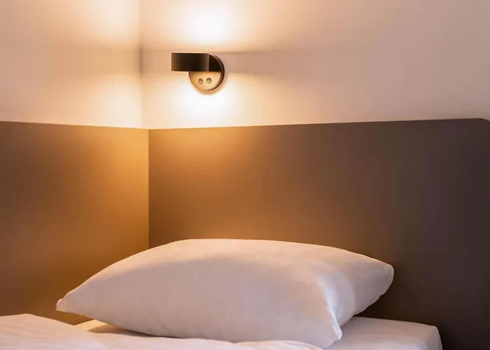 Frankfurt-airport 3*